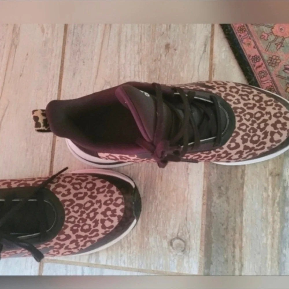Adidas Youth Size 6.5 Leopard Print Athletic Sneakers - Picture 3 of 7